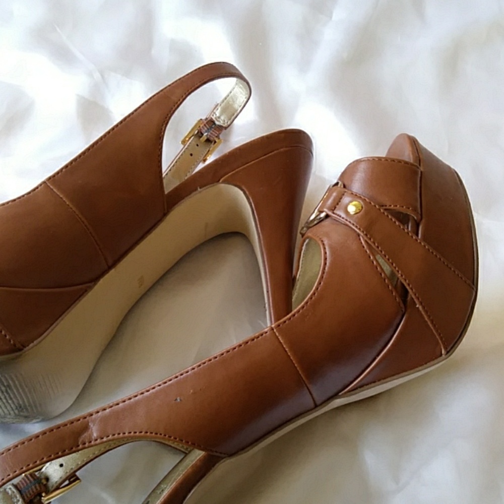 Guess Heels - Picture 7 of 8